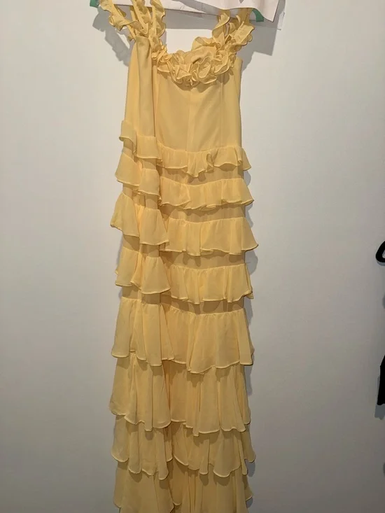 MAJORELLE Avalee Gown in Baby Yellow Size Small - Picture 8 of 14